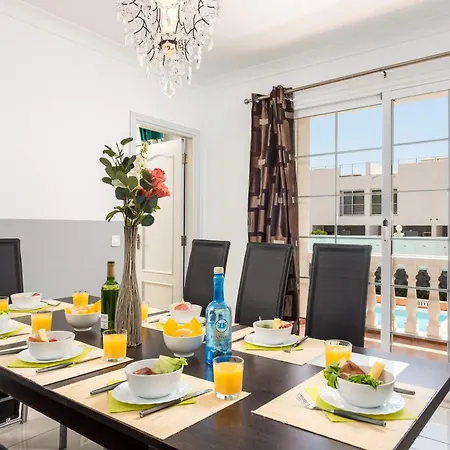 Naranja Mit Beheiztem Pool Und Meerblick Vakantiehuis